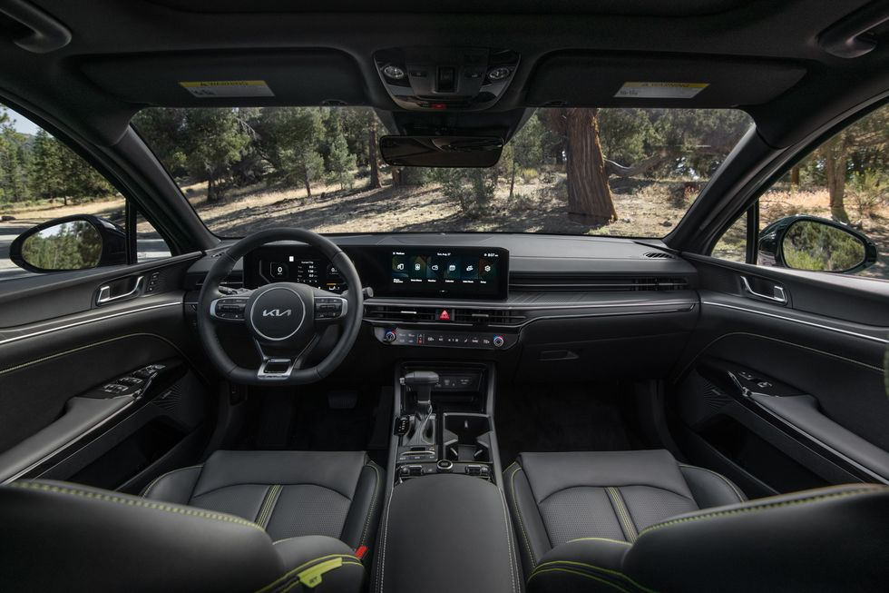 Kia Memperkenalkan K5 Sedan 2025 Untuk Pasaran Amerika Dengan Enjin Baru