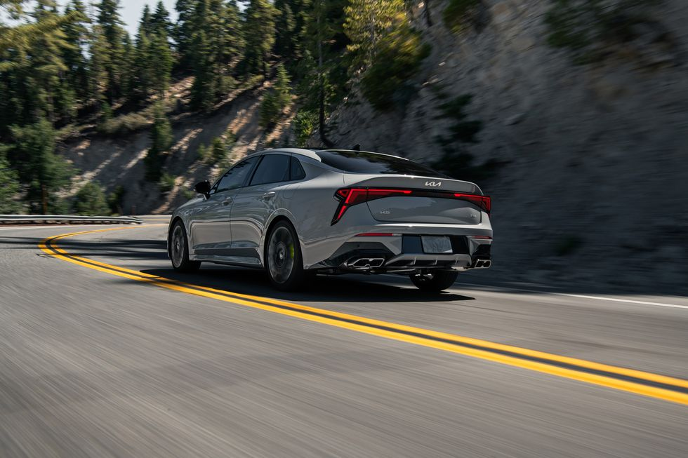 Kia Memperkenalkan K5 Sedan 2025 Untuk Pasaran Amerika Dengan Enjin Baru