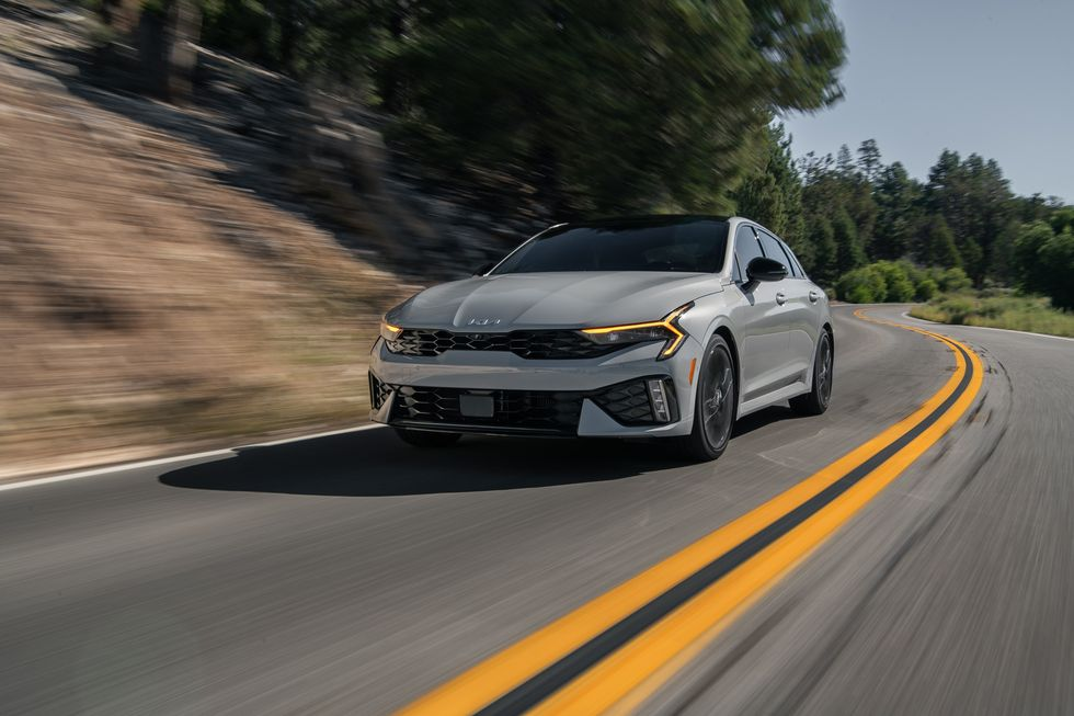 Kia Memperkenalkan K5 Sedan 2025 Untuk Pasaran Amerika Dengan Enjin Baru