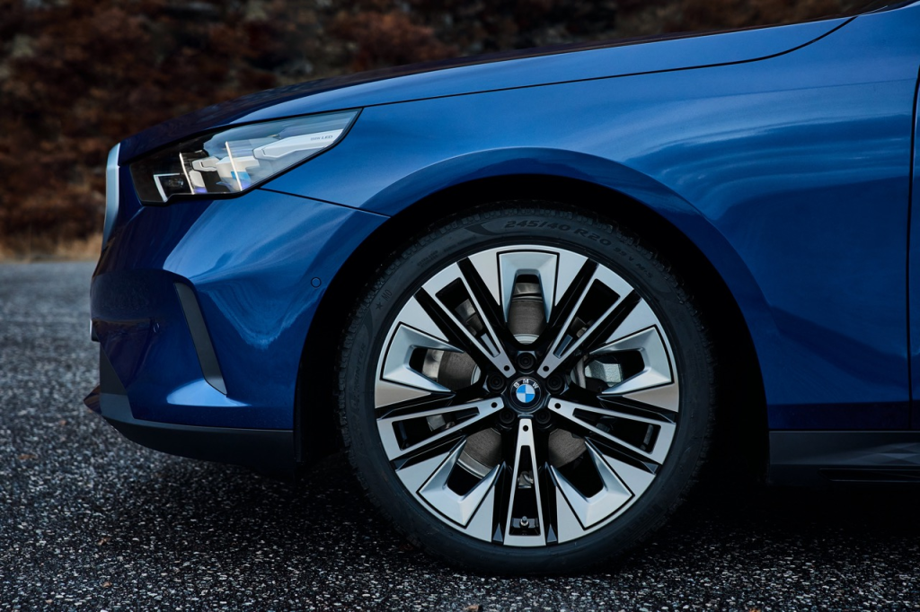 BMW Memperkenalkan 5 Series Touring Generasi Keenam: Varian ICE, EV dan PHEV
