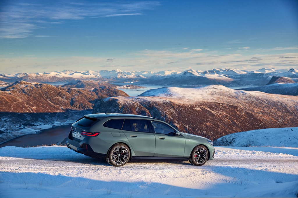 BMW Memperkenalkan 5 Series Touring Generasi Keenam: Varian ICE, EV dan PHEV