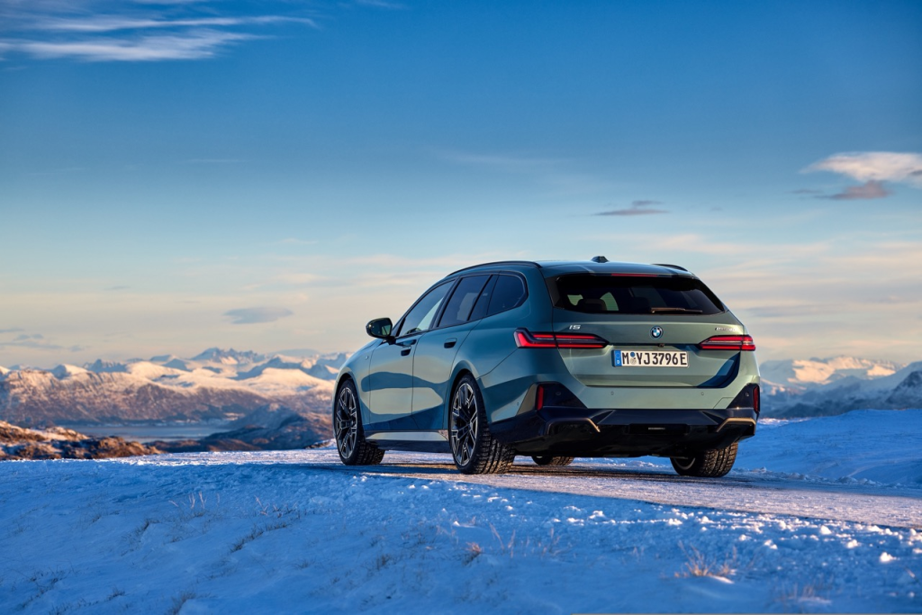 BMW Memperkenalkan 5 Series Touring Generasi Keenam: Varian ICE, EV dan PHEV