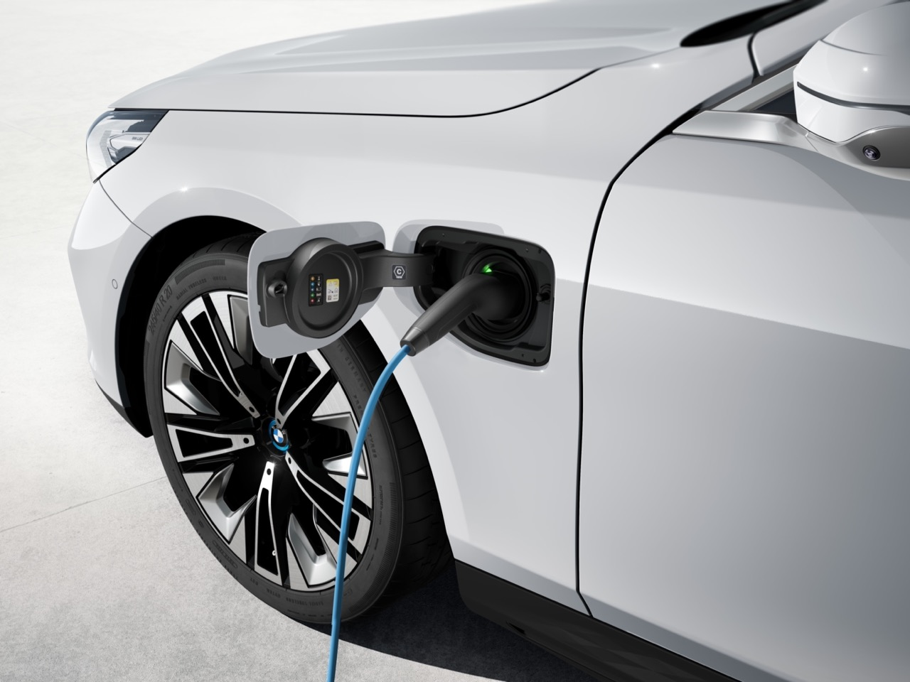 BMW Memperkenalkan 5 Series Touring Generasi Keenam: Varian ICE, EV dan PHEV
