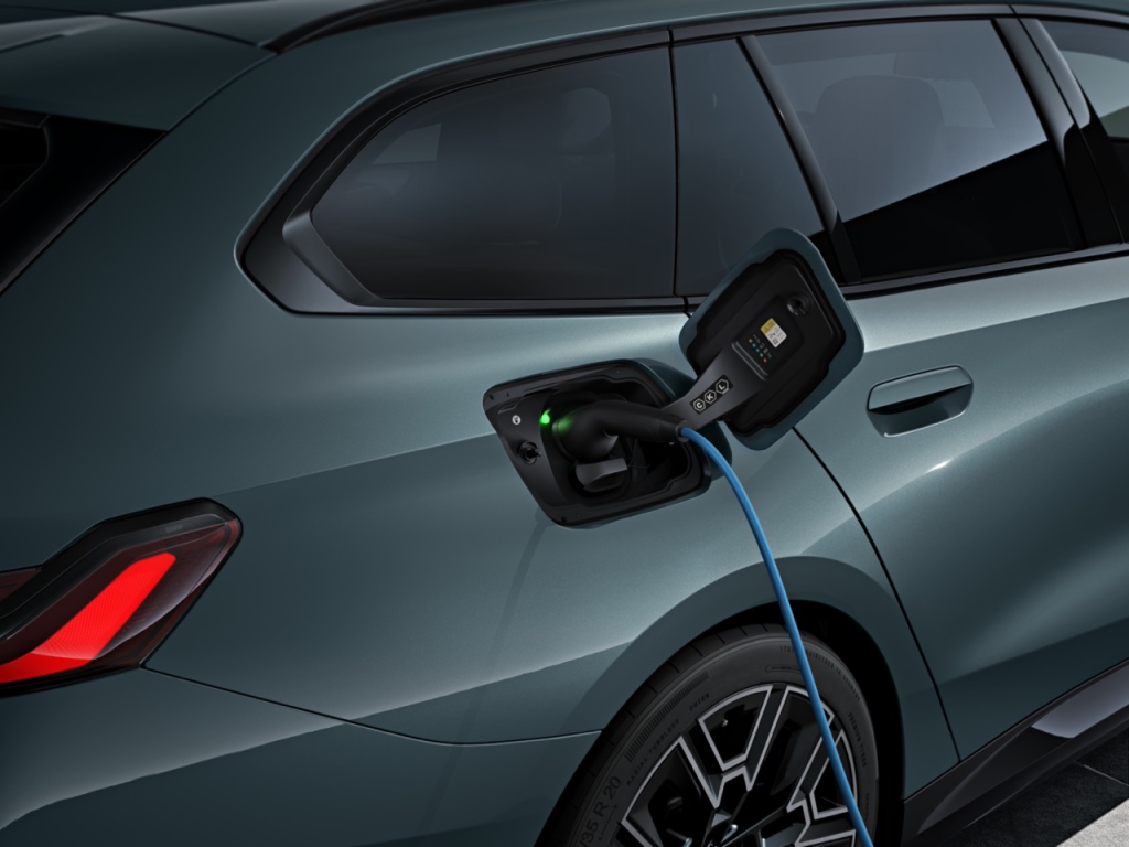 BMW Memperkenalkan 5 Series Touring Generasi Keenam: Varian ICE, EV dan PHEV