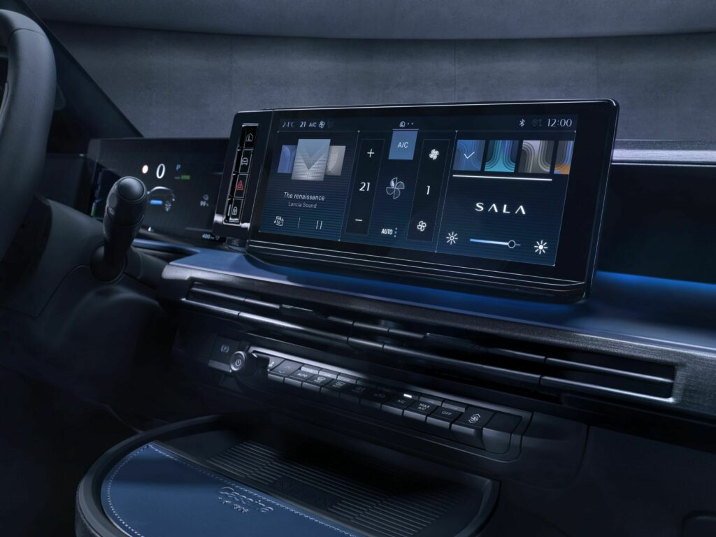Lancia Ypsilon EV 2024 Dipratonton Sebelum Debutnya