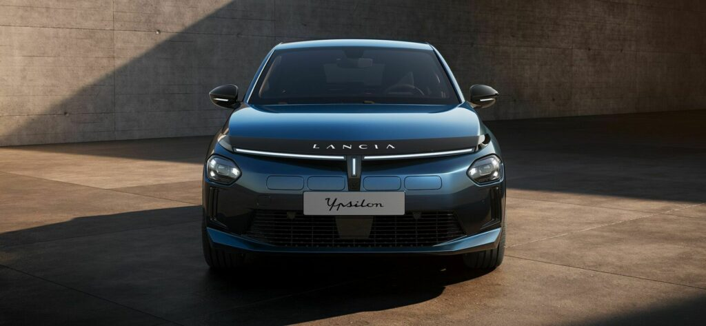 Lancia Ypsilon EV 2024 Dipratonton Sebelum Debutnya