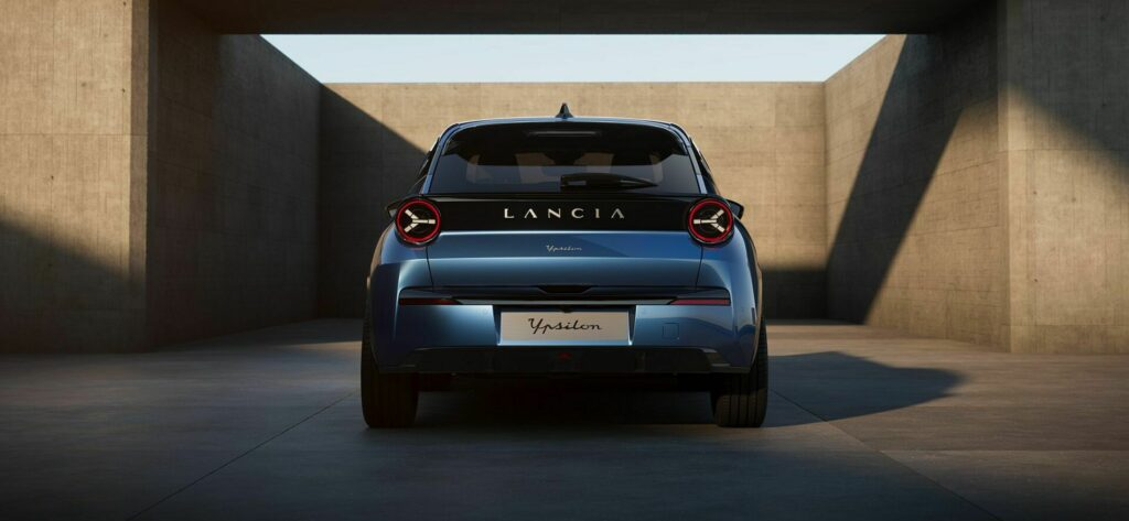 Lancia Ypsilon EV 2024 Dipratonton Sebelum Debutnya