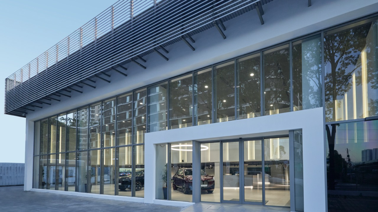 Auto Bavaria Chan Sow Lin Mempersembahkan Bilik Pameran Baharu dan Dipertingkatkan