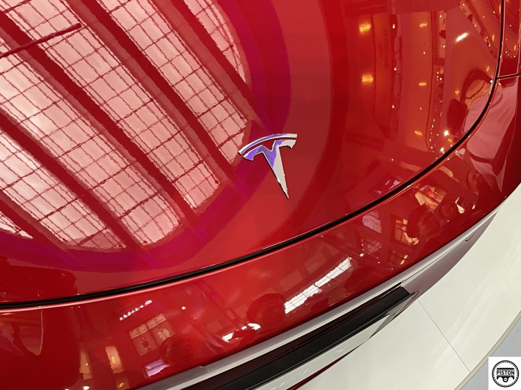 Orang Kanada Ditangkap kerana Didakwa Mencuri Rahsia Perdagangan Tesla