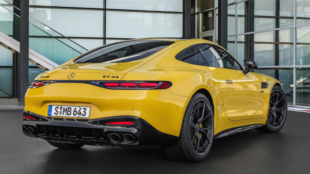 Mercedes-AMG GT 43 Baharu: 421hp, 500Nm; 0-100km/j dalam 4.6 Saat
