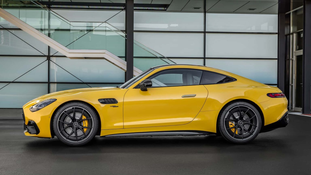 Mercedes-AMG GT 43 Baharu: 421hp, 500Nm; 0-100km/j dalam 4.6 Saat