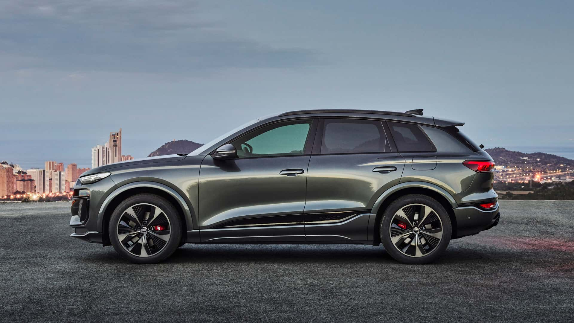 Audi Memperkenalkan Q6 E-Tron 2025 – 483hp, 0-100km/j Dalam 4.2 Saat