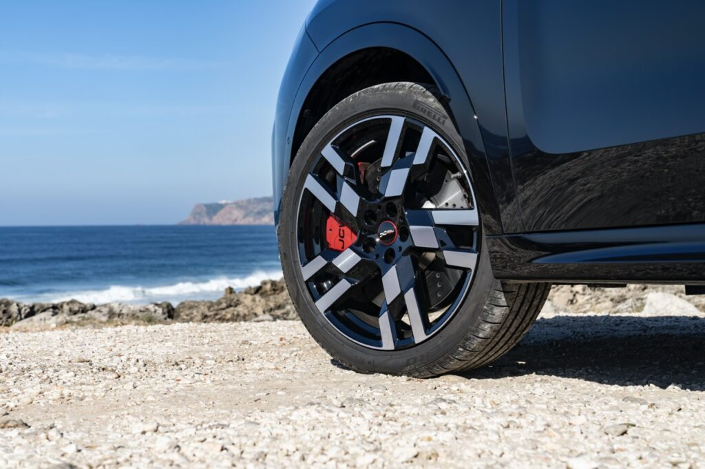 Mini John Cooper Works Countryman yang Direka Bentuk Semula ada 300hp!