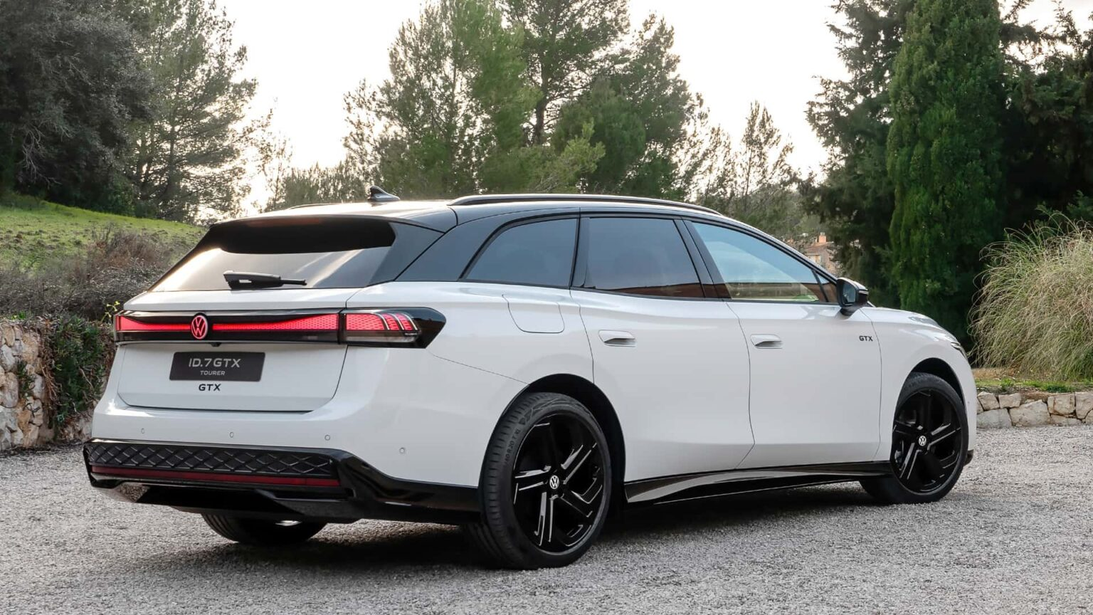 Volkswagen Memperkenalkan ID.3 GTX dan ID.7 GTX Tourer