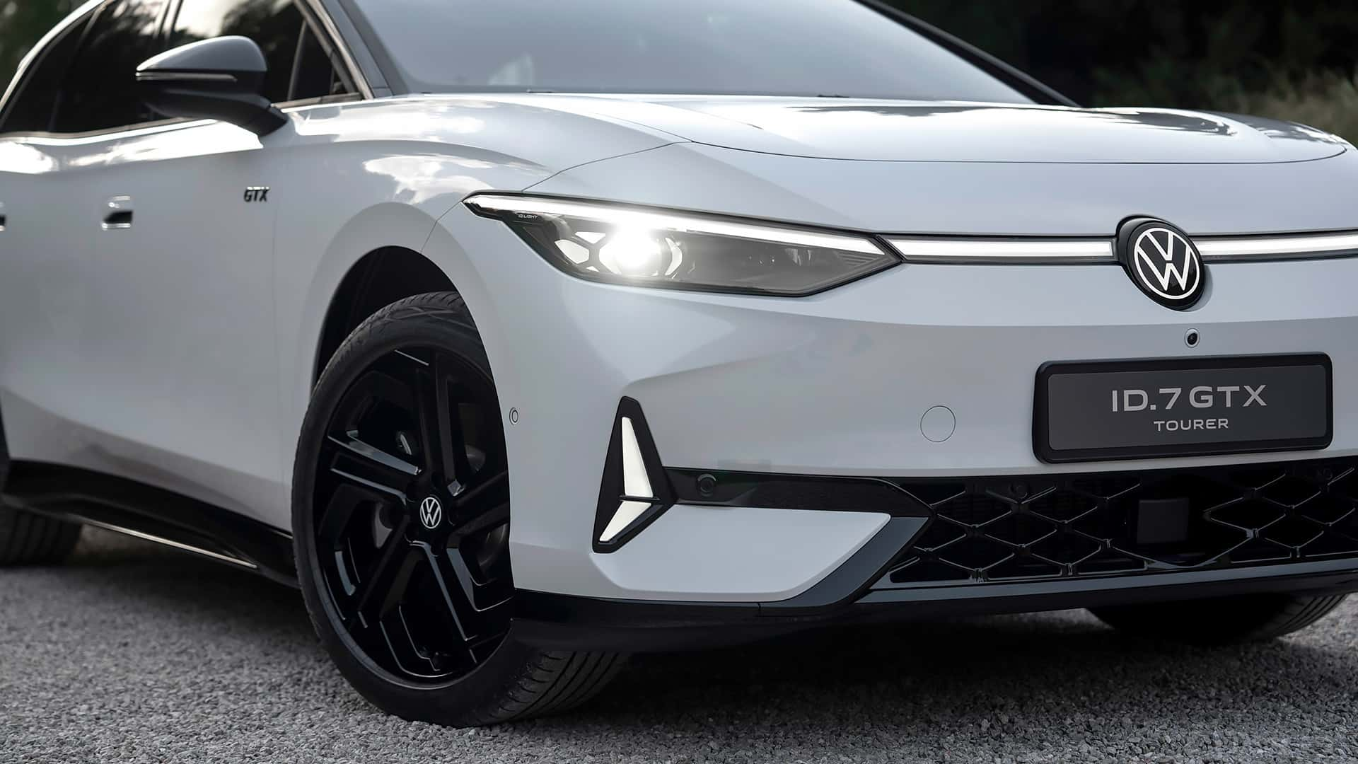 Volkswagen Memperkenalkan ID.3 GTX dan ID.7 GTX Tourer