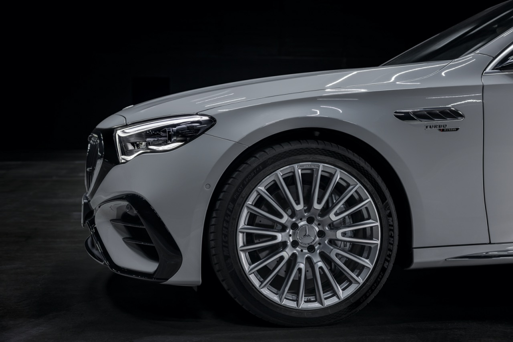 Mercedes-AMG Unveils E 53 Hybrid 4MATIC+ Saloon and Estate