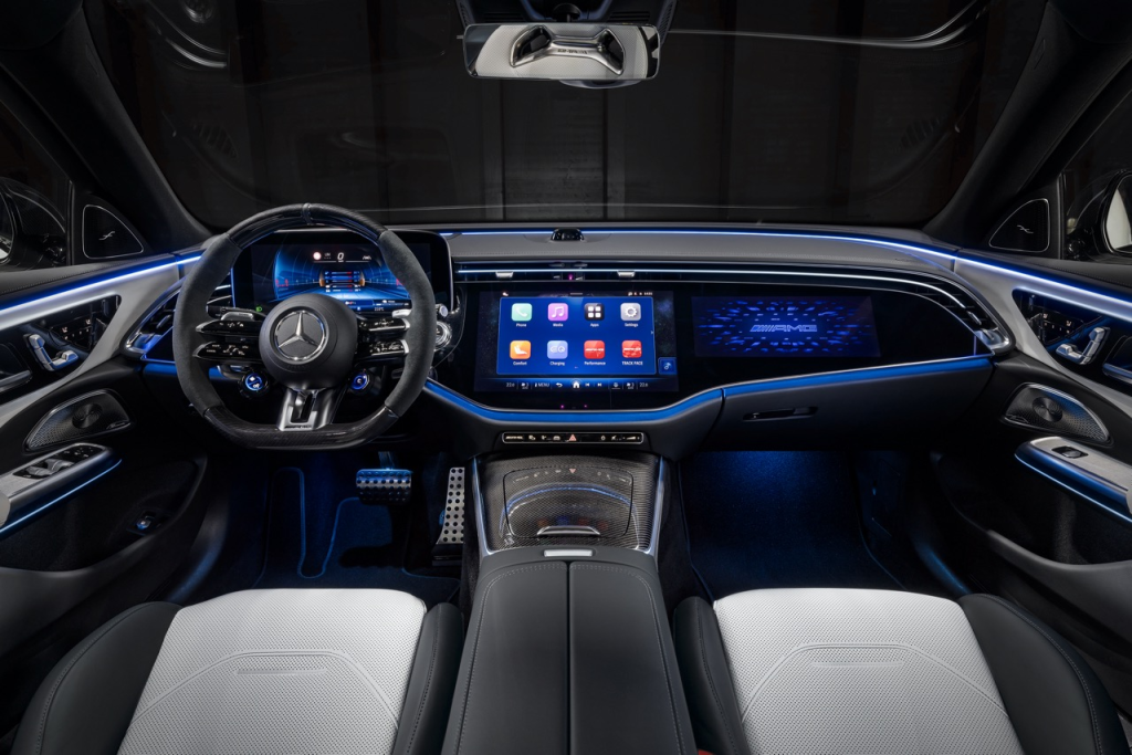 Mercedes-AMG Unveils E 53 Hybrid 4MATIC+ Saloon and Estate
