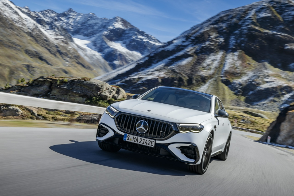 Mercedes-AMG Unveils E 53 Hybrid 4MATIC+ Saloon and Estate