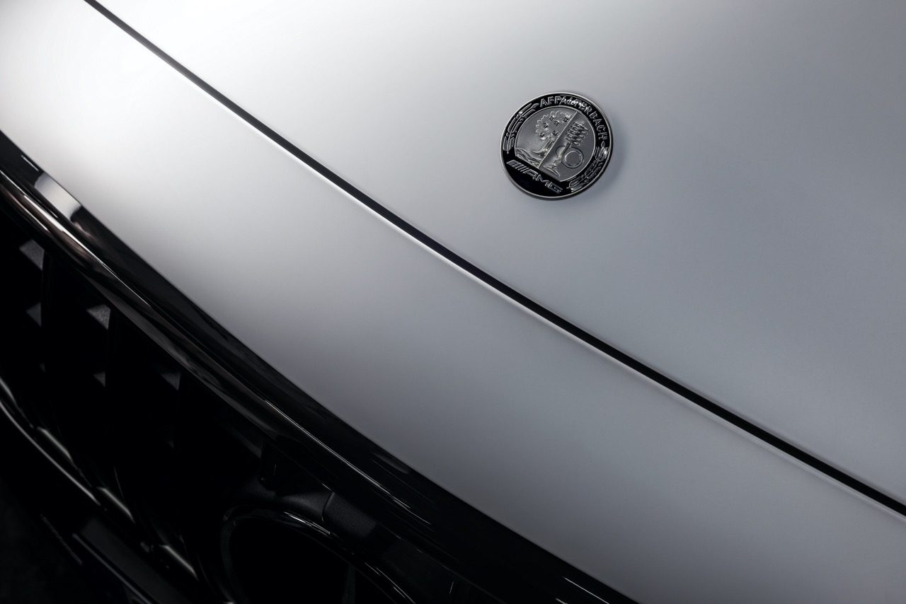 Mercedes-AMG Unveils E 53 Hybrid 4MATIC+ Saloon and Estate
