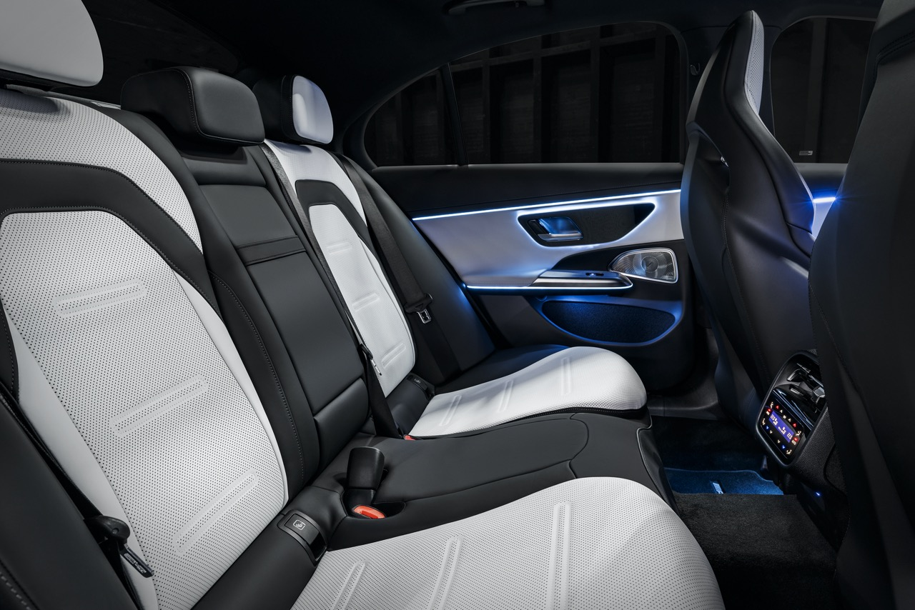 Mercedes-AMG Unveils E 53 Hybrid 4MATIC+ Saloon and Estate