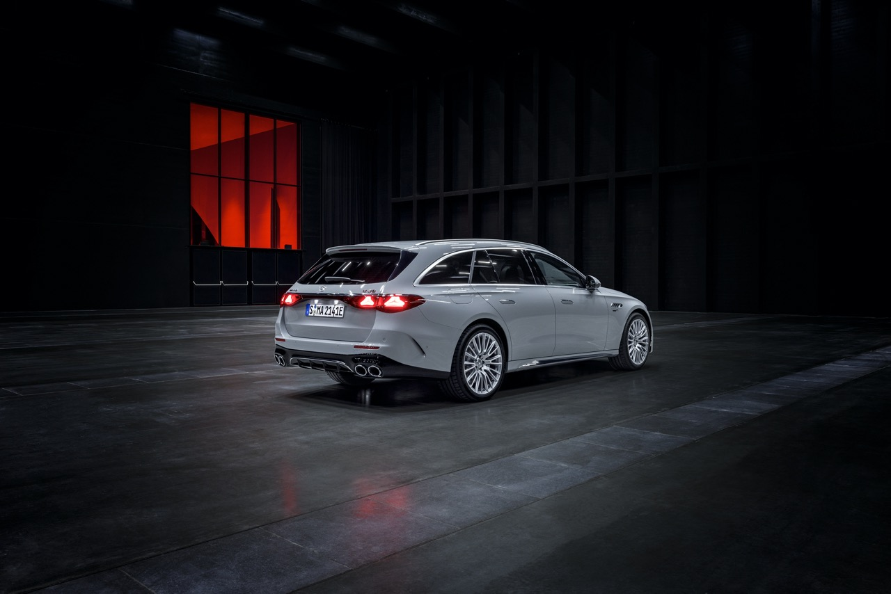 Mercedes-AMG Unveils E 53 Hybrid 4MATIC+ Saloon and Estate