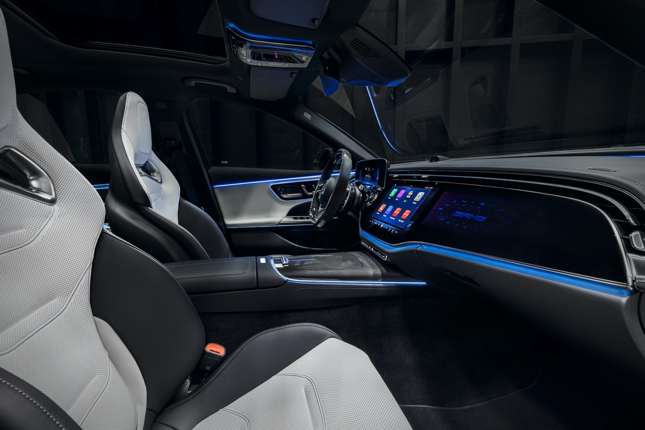 Mercedes-AMG Unveils E 53 Hybrid 4MATIC+ Saloon and Estate