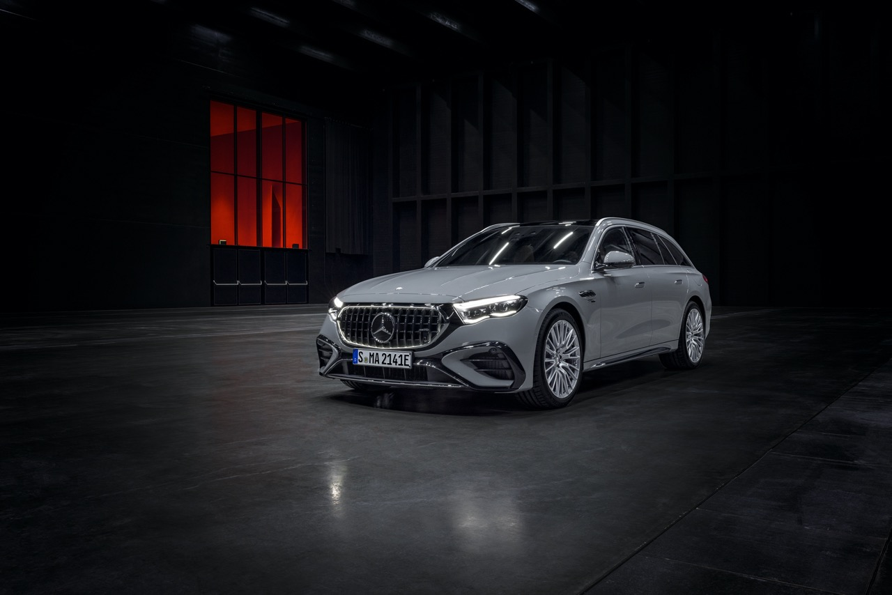 Mercedes-AMG Unveils E 53 Hybrid 4MATIC+ Saloon and Estate