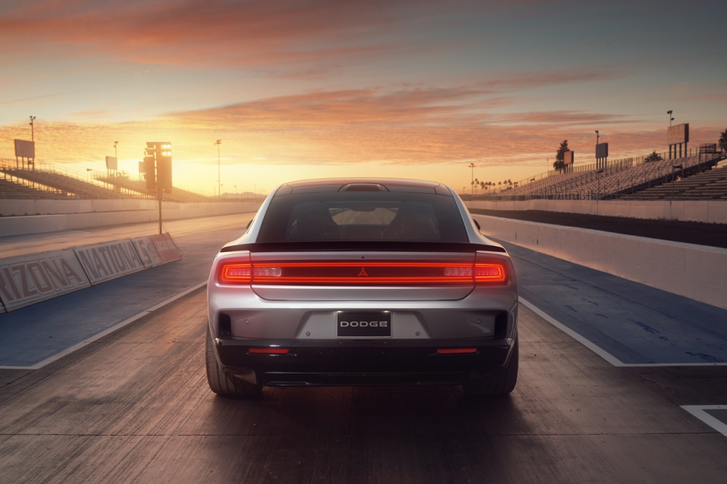 Dodge Charger Daytona Elektrik Membuat Debut Rasmi dengan 670hp!