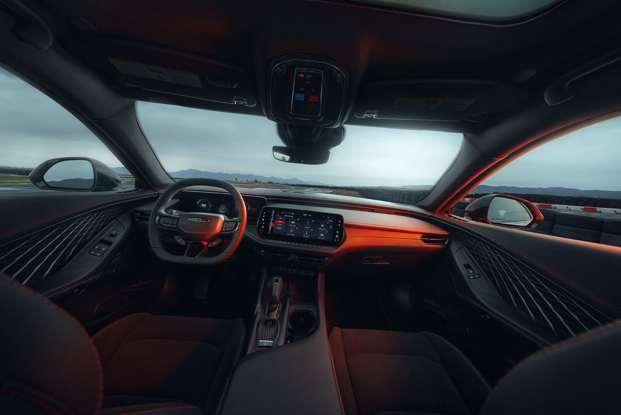 Dodge Charger Daytona Elektrik Membuat Debut Rasmi dengan 670hp!