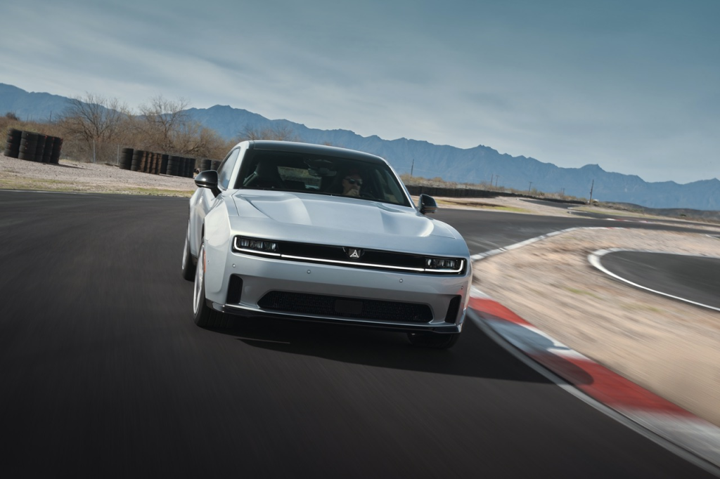 Dodge Charger Daytona Elektrik Membuat Debut Rasmi dengan 670hp!