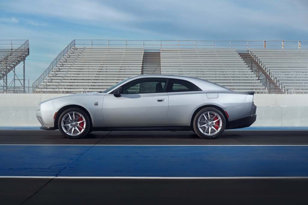 Dodge Charger Daytona Elektrik Membuat Debut Rasmi dengan 670hp!