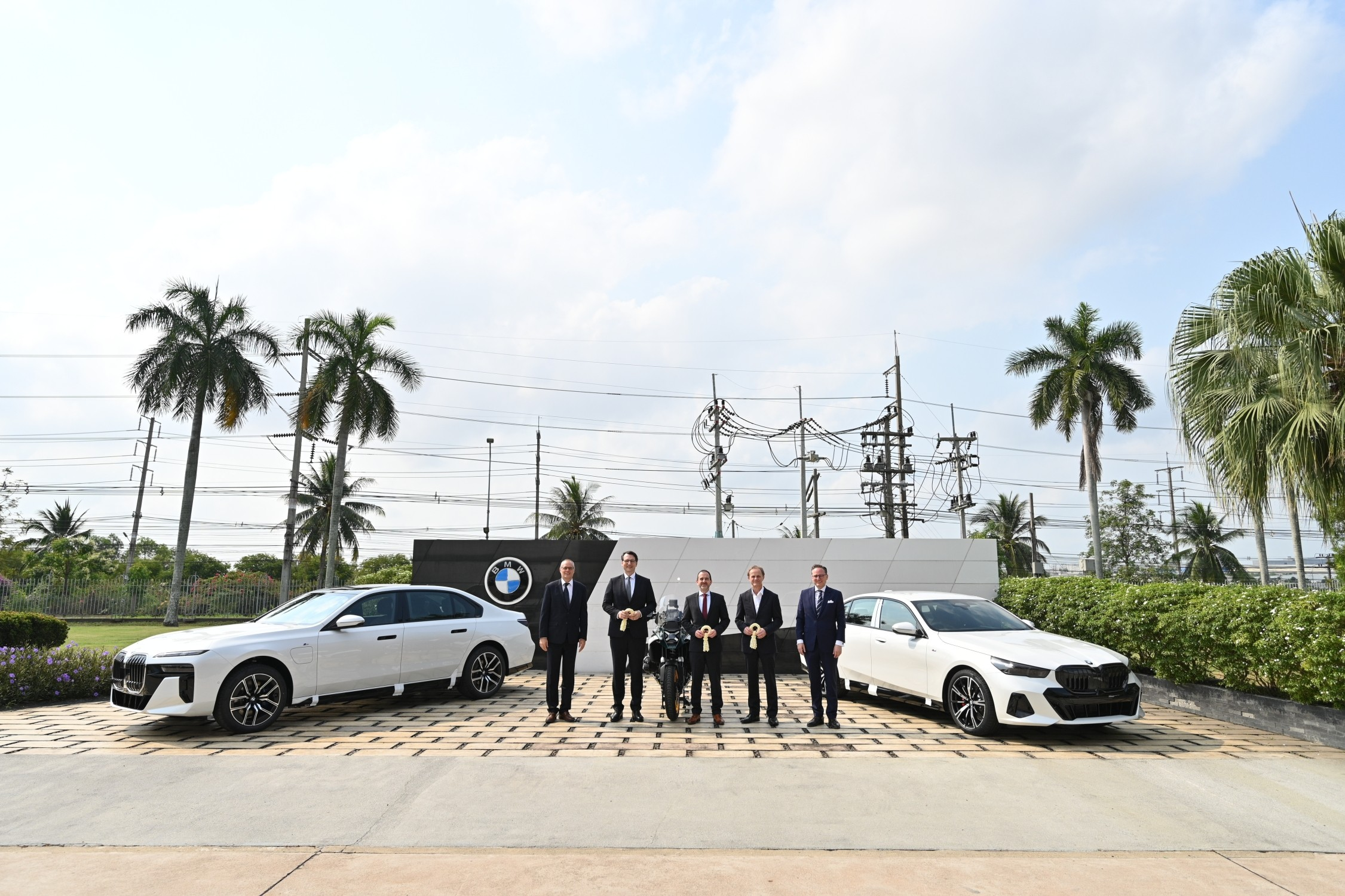 BMW Group Memperluaskan Pembuatan di Thailand dengan Kilang Pemasangan Bateri