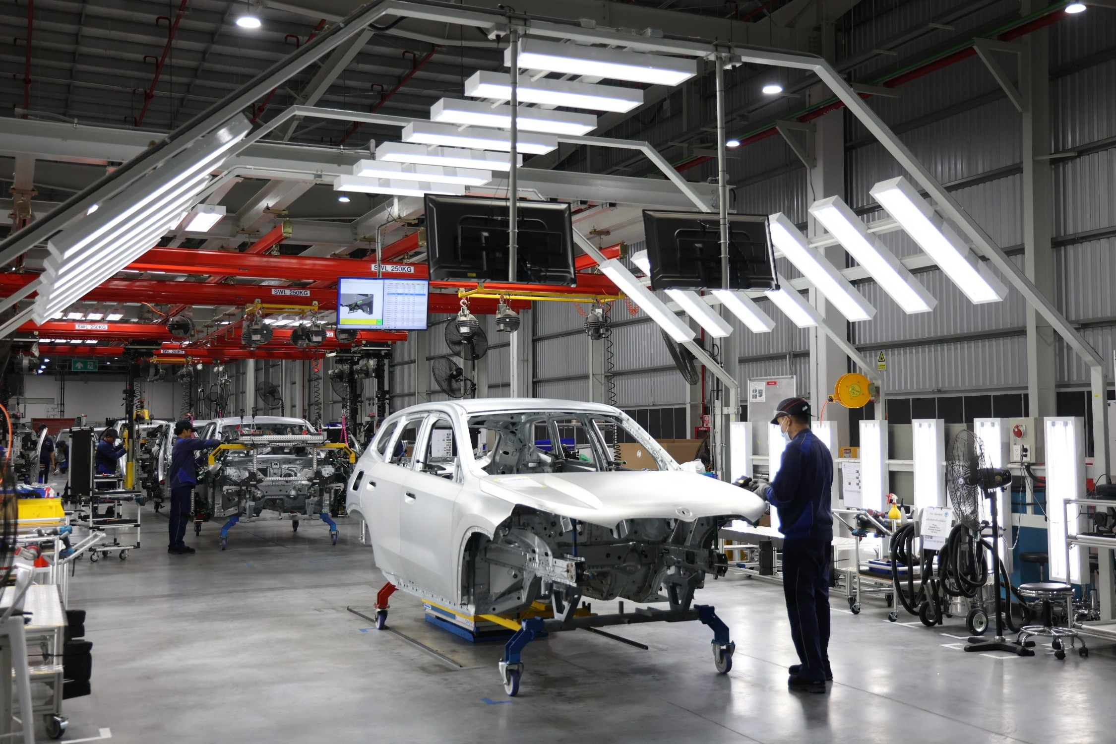 BMW Group Memperluaskan Pembuatan di Thailand dengan Kilang Pemasangan Bateri