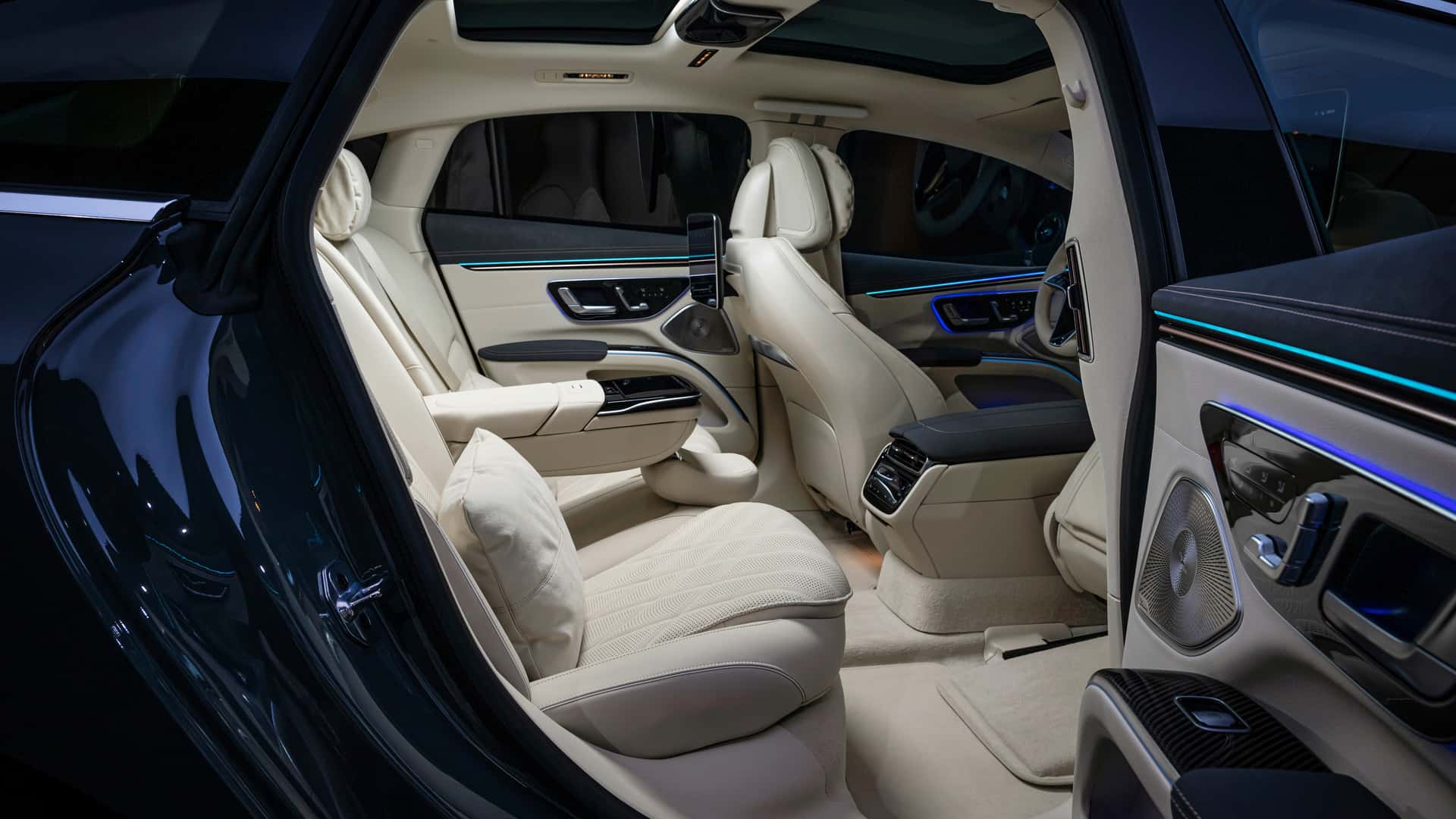 Mercedes-Benz EQS 2024 Mempunyai Bintang Mercedes Tegak di Bonet