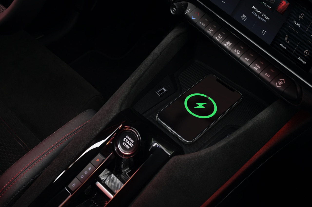 Alfa Romeo Milano: SUV Elektrik Pengeluaran Siri Pertama Firma