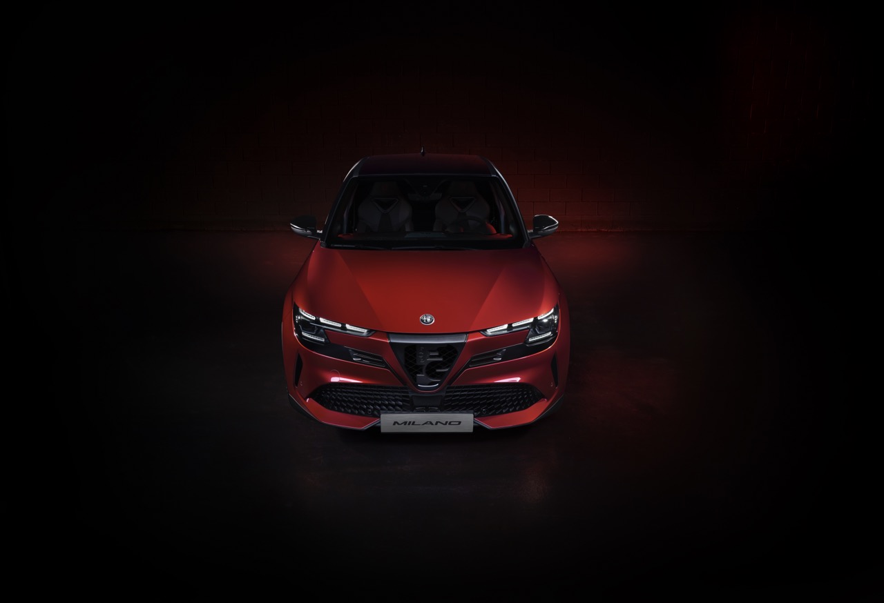 Alfa Romeo Milano: SUV Elektrik Pengeluaran Siri Pertama Firma