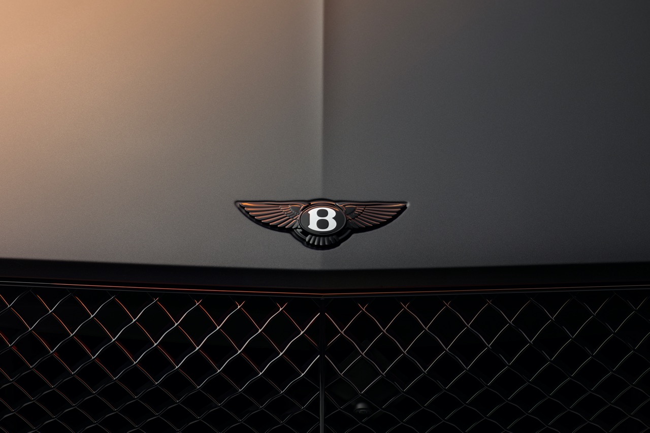Bentley Bentayga S Edisi Hitam: Kali Pertama Dalam 105 Tahun