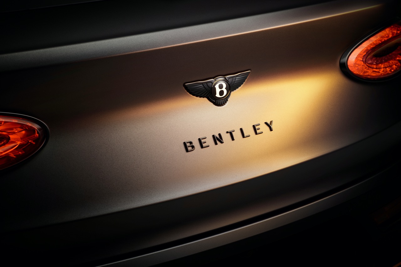 Bentley Bentayga S Edisi Hitam: Kali Pertama Dalam 105 Tahun