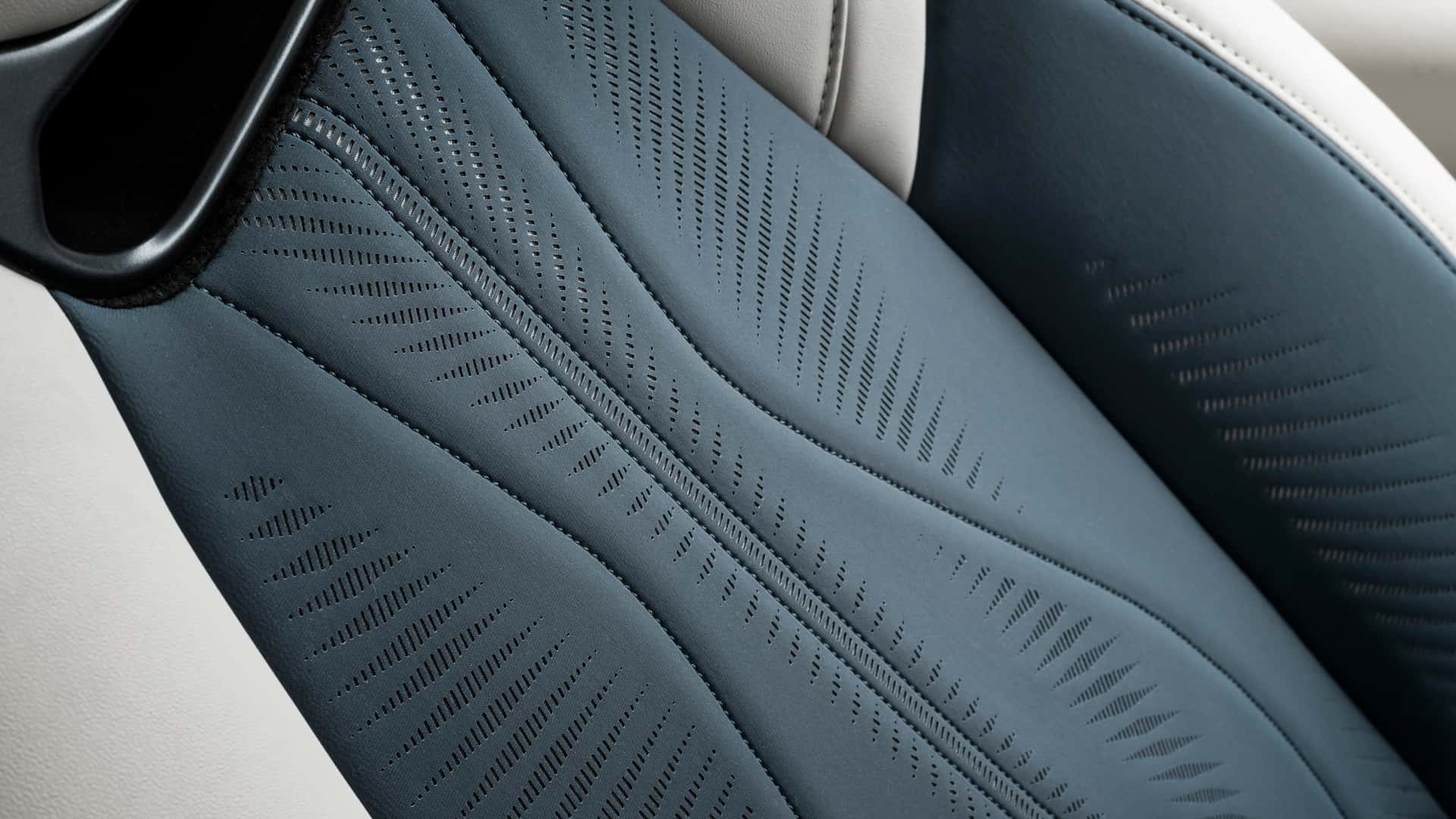 Maserati Memperkenalkan GranCabrio Folgore – 818hp, 447km Jarak Memandu