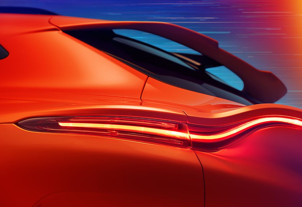 Aston Martin Memperkenalkan DBX 707 Baharu dengan Dalaman yang Dinaik Taraf