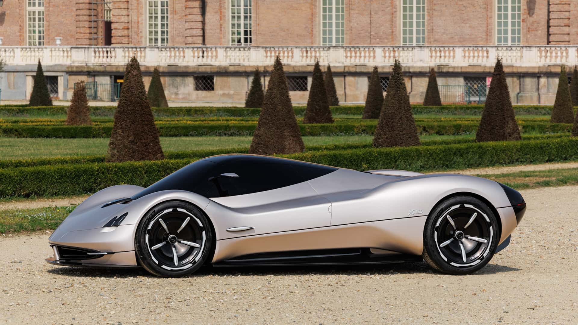 Konsep Pagani Alisea: Penghormatan Cantik kepada Zonda