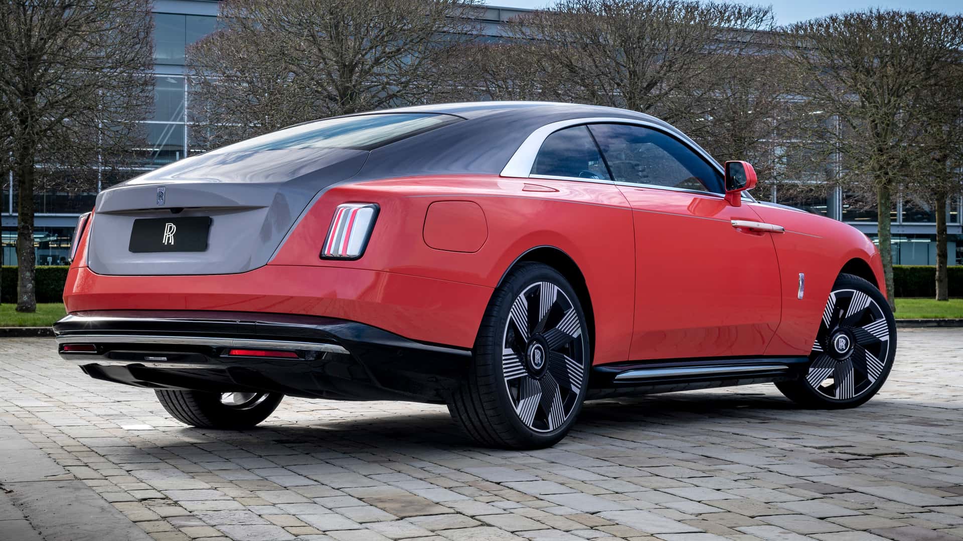 Rolls-Royce Motor Cars Melancarkan ‘Spirit of Expression’—Tiga Komisen Eksklusif