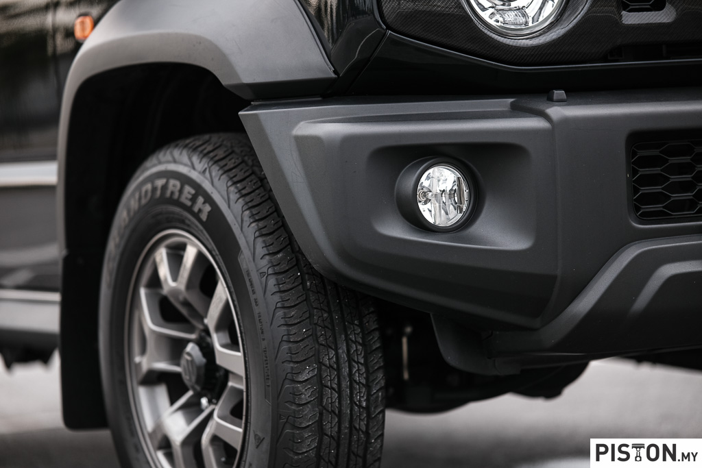 Review: Suzuki Jimny - Old School Charm Is Hard To Resist!
