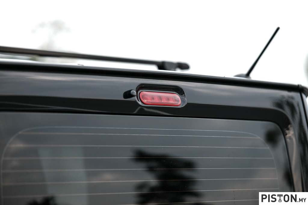 Review: Suzuki Jimny - Old School Charm Is Hard To Resist!