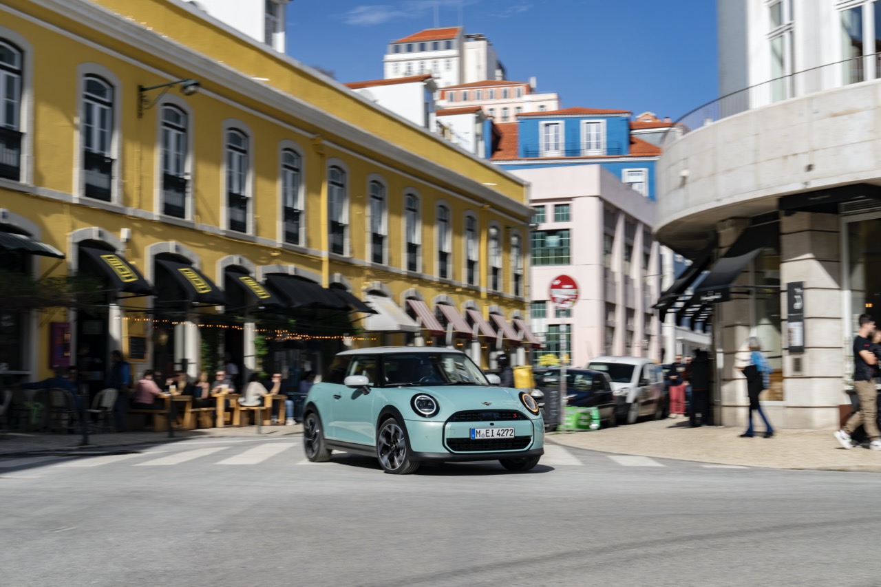 Mini Cooper S Baharu dalam Trim Klasik: Enjin Elektrik dan Petrol