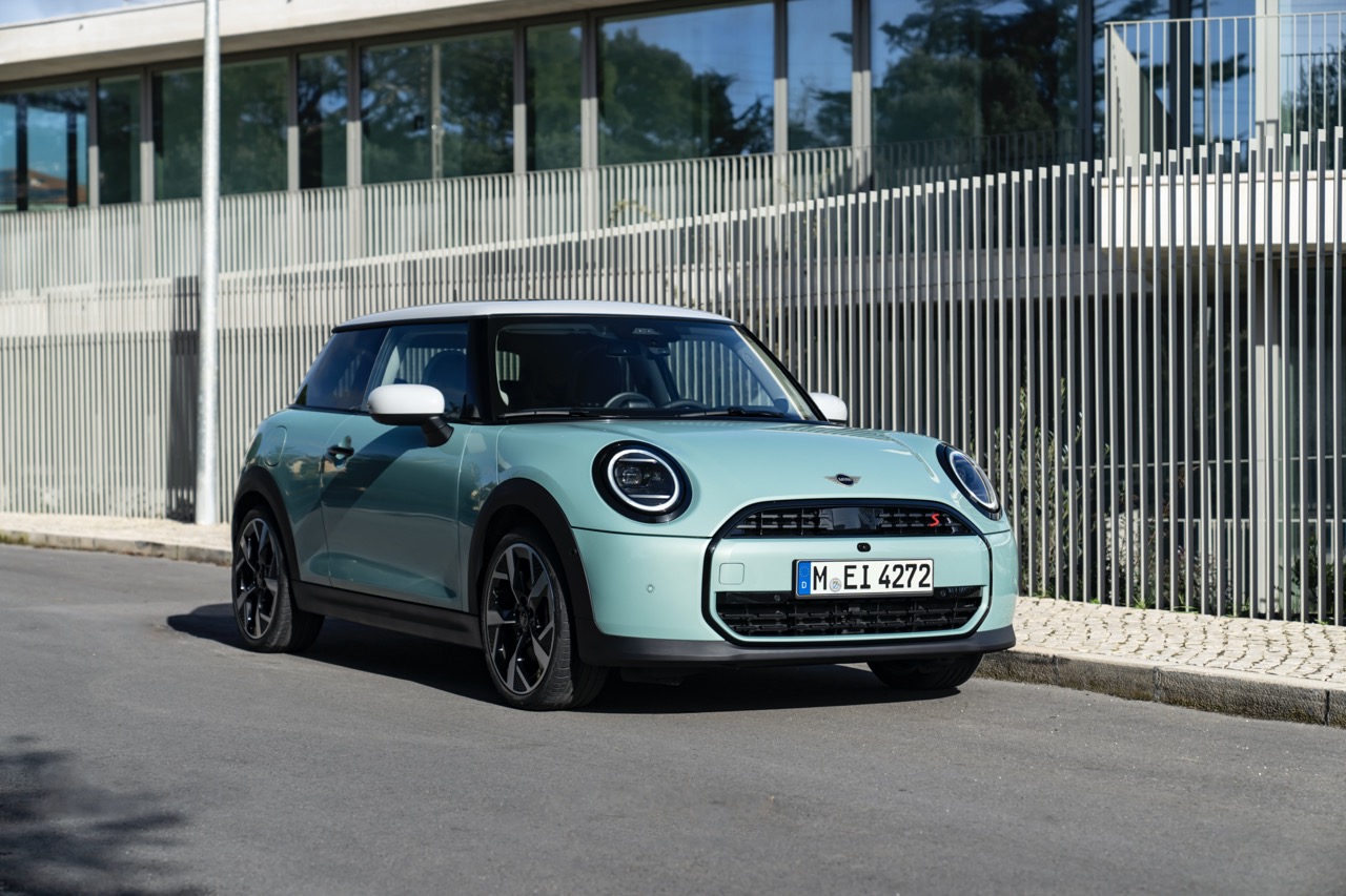 Mini Cooper S Baharu dalam Trim Klasik: Enjin Elektrik dan Petrol