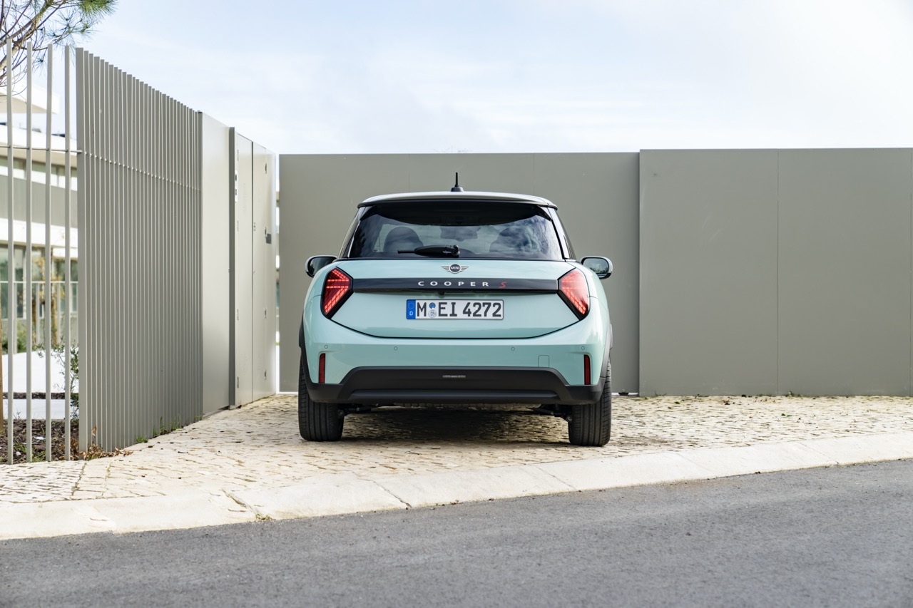 Mini Cooper S Baharu dalam Trim Klasik: Enjin Elektrik dan Petrol