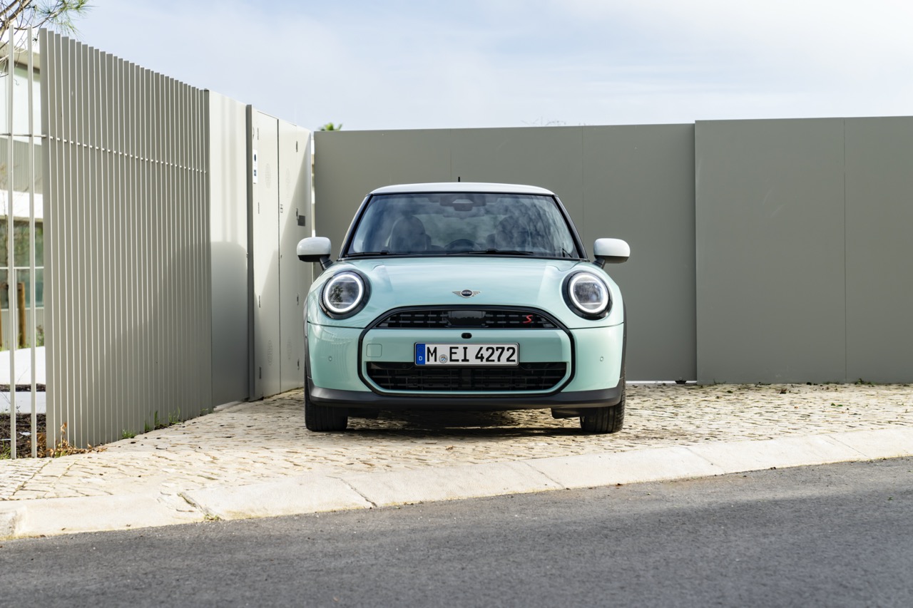 Mini Cooper S Baharu dalam Trim Klasik: Enjin Elektrik dan Petrol