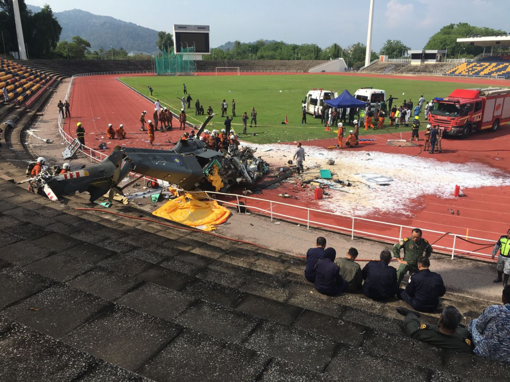 Dua Helikopter Bertembung, 10 Tentera Terkorban