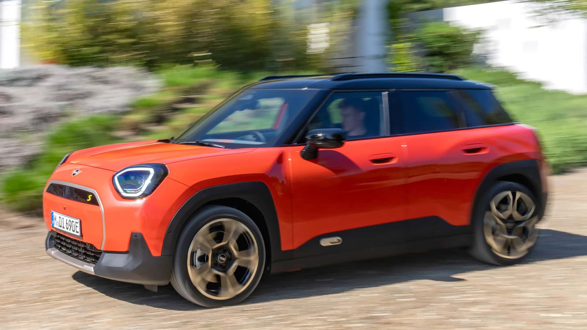 Mini Memperkenalkan Aceman Baharu dengan Dua Pilihan Powertrain